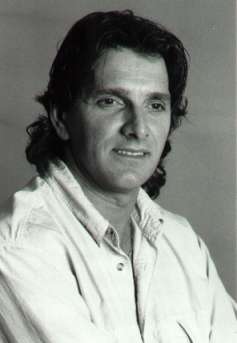 chante Mike Brant